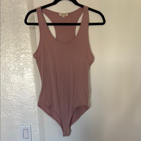 Heart & Hips Mauve Bodysuit - Picture 1 of 2